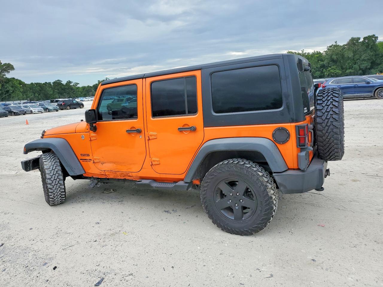 2012 Jeep Wrangler Unlimited Sport Orange vin: 1C4BJWDG6CL278713