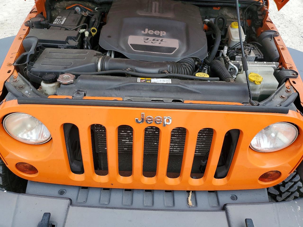 2012 Jeep Wrangler Unlimited Sport Orange vin: 1C4BJWDG6CL278713