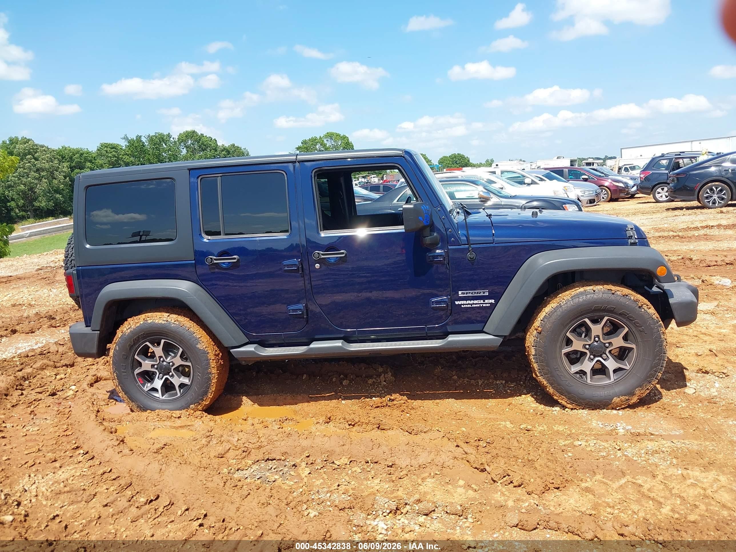 2013 Jeep Wrangler Unlimited Sport Черный vin: 1C4BJWDG6DL529652