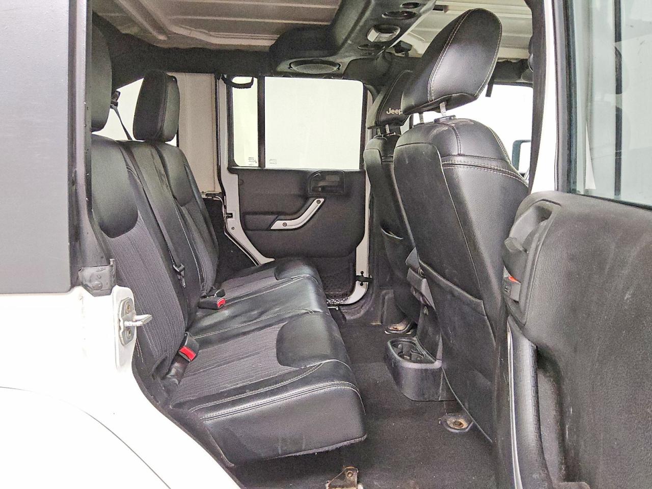 2013 Jeep Wrangler Unlimited Sport White vin: 1C4BJWDG6DL613986