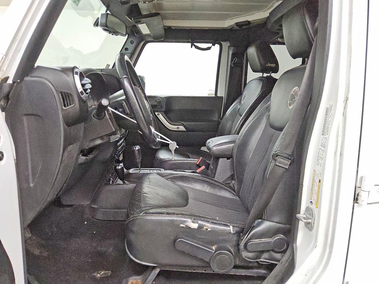 2013 Jeep Wrangler Unlimited Sport White vin: 1C4BJWDG6DL613986
