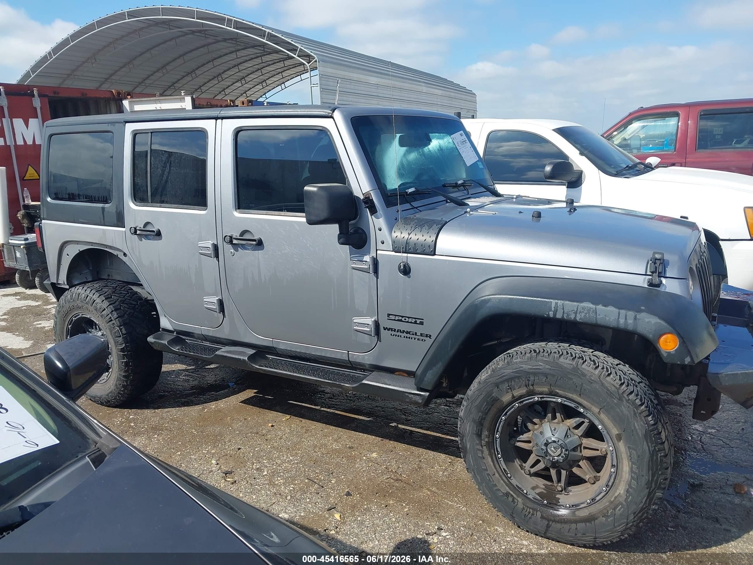 2013 Jeep Wrangler Unlimited Sport Gray vin: 1C4BJWDG6DL626110