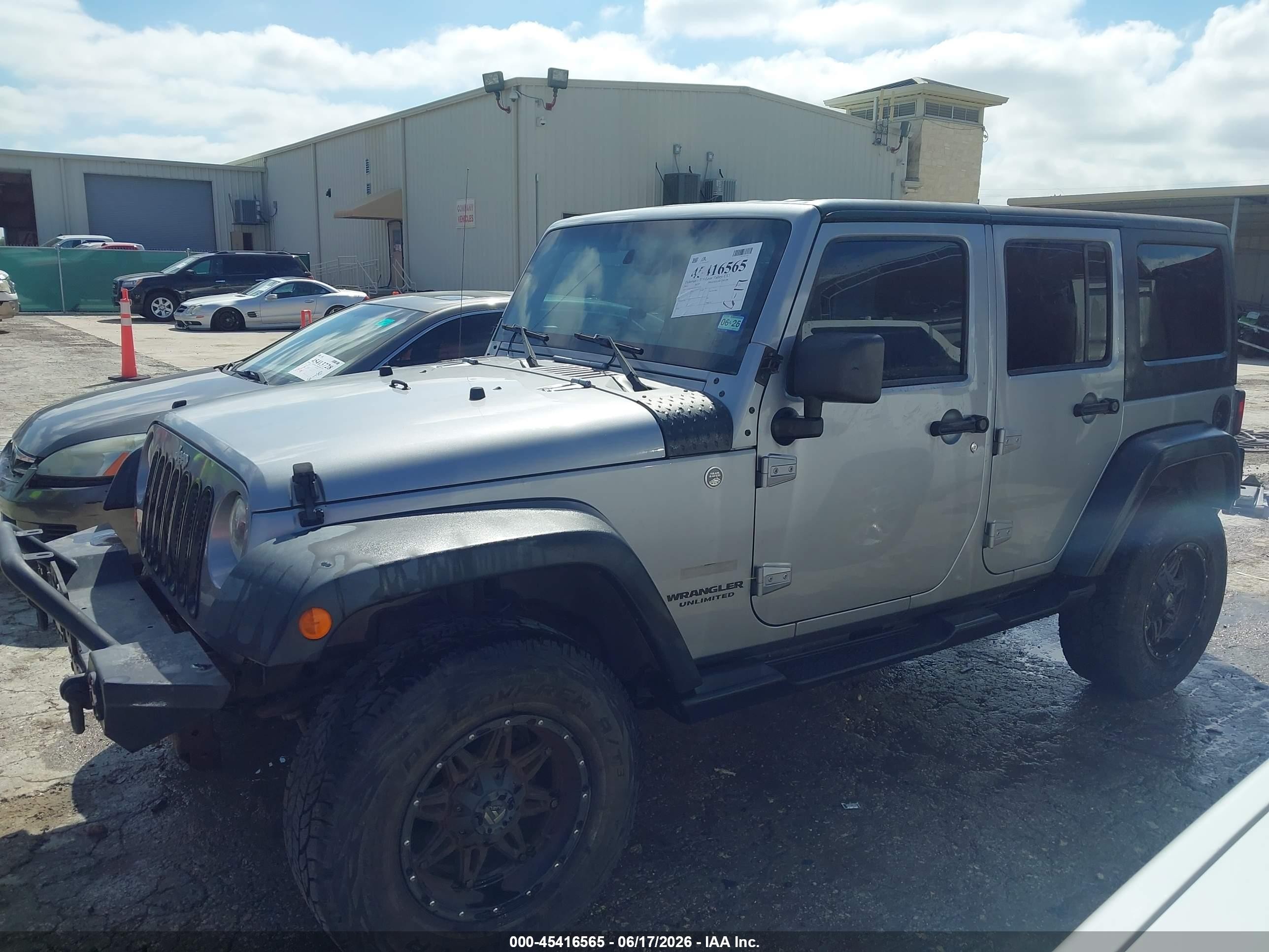 2013 Jeep Wrangler Unlimited Sport Gray vin: 1C4BJWDG6DL626110