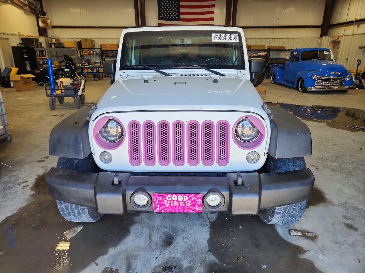 2014 Jeep Wrangler Unlimited Sport White vin: 1C4BJWDG6EL113215
