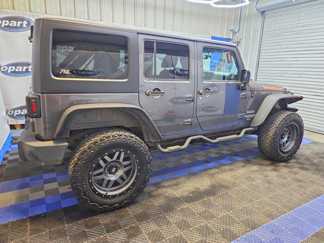 2014 Jeep Wrangler Unlimited Sport Gray vin: 1C4BJWDG6EL270288