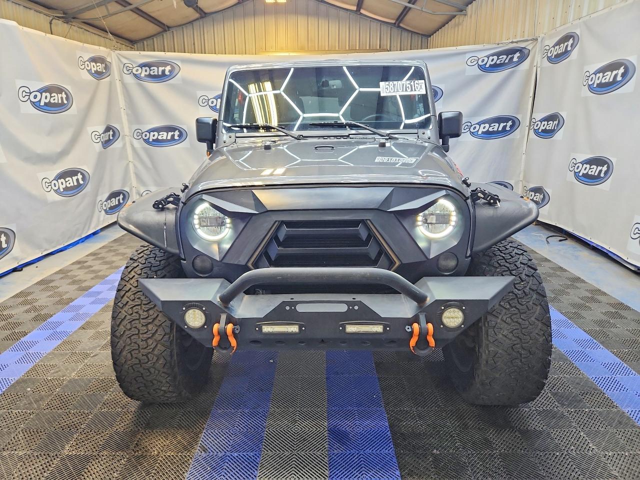 2014 Jeep Wrangler Unlimited Sport Gray vin: 1C4BJWDG6EL270288