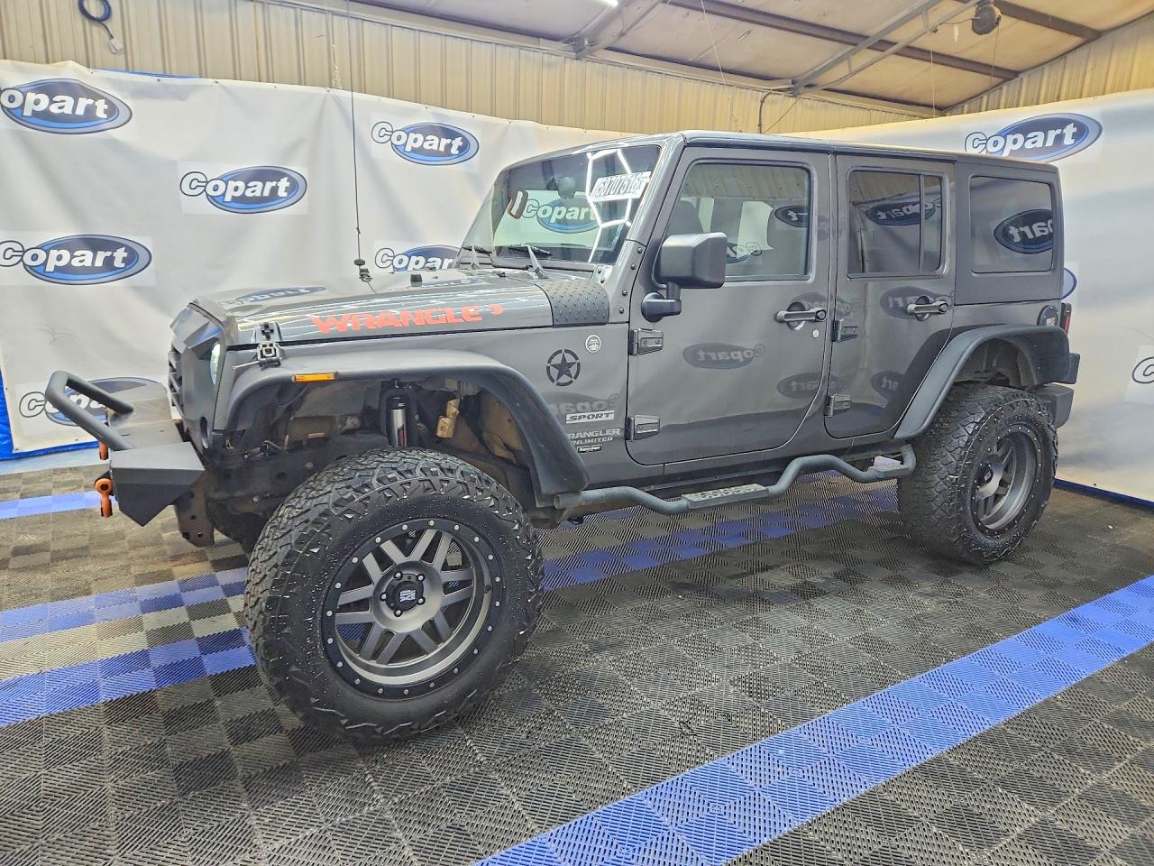 2014 Jeep Wrangler Unlimited Sport Gray vin: 1C4BJWDG6EL270288