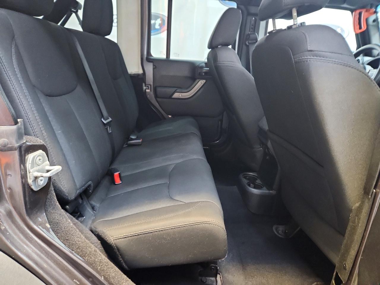 2014 Jeep Wrangler Unlimited Sport Gray vin: 1C4BJWDG6EL270288