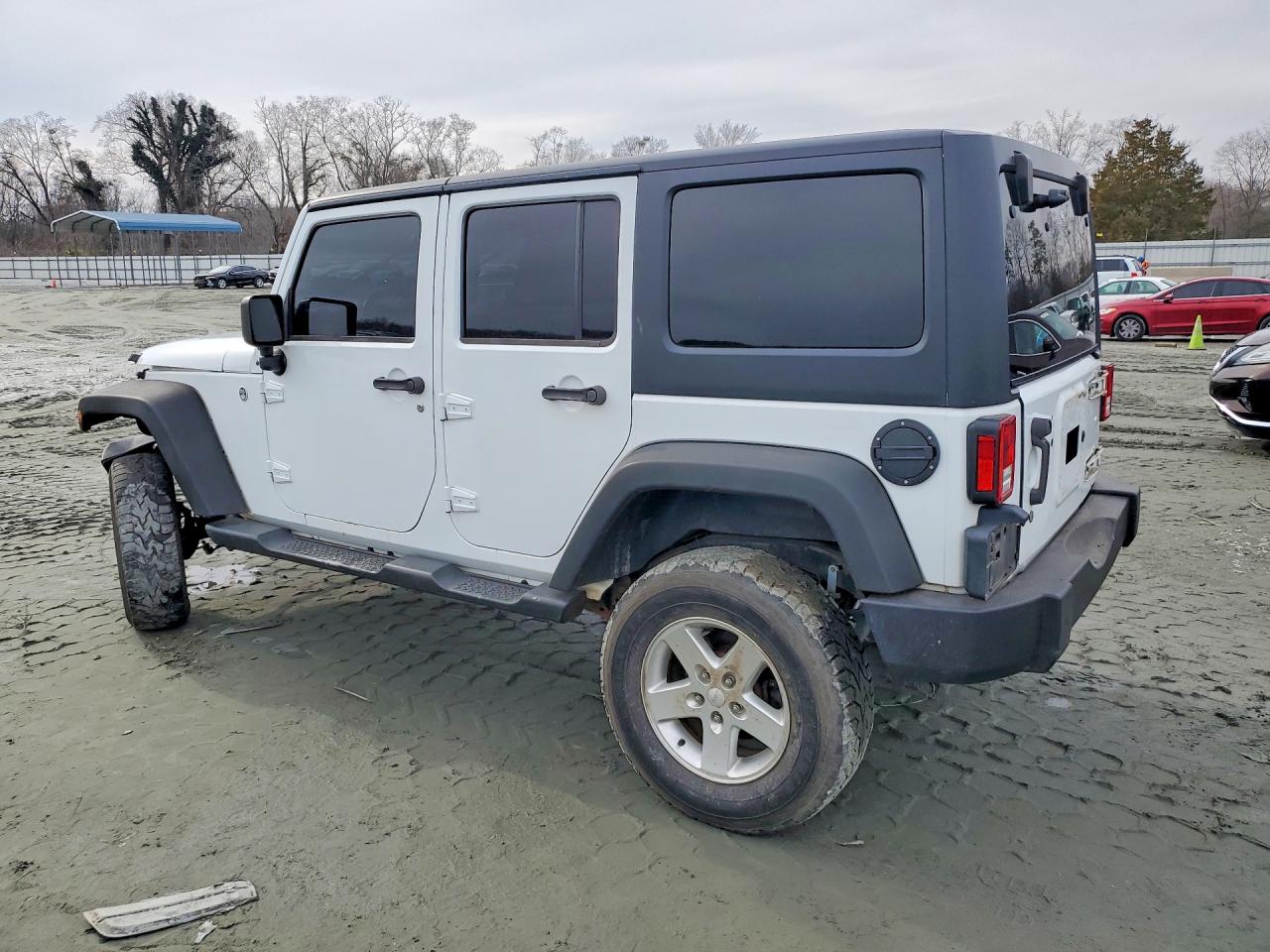 2014 Jeep Wrangler Unlimited Sport White vin: 1C4BJWDG6EL295207