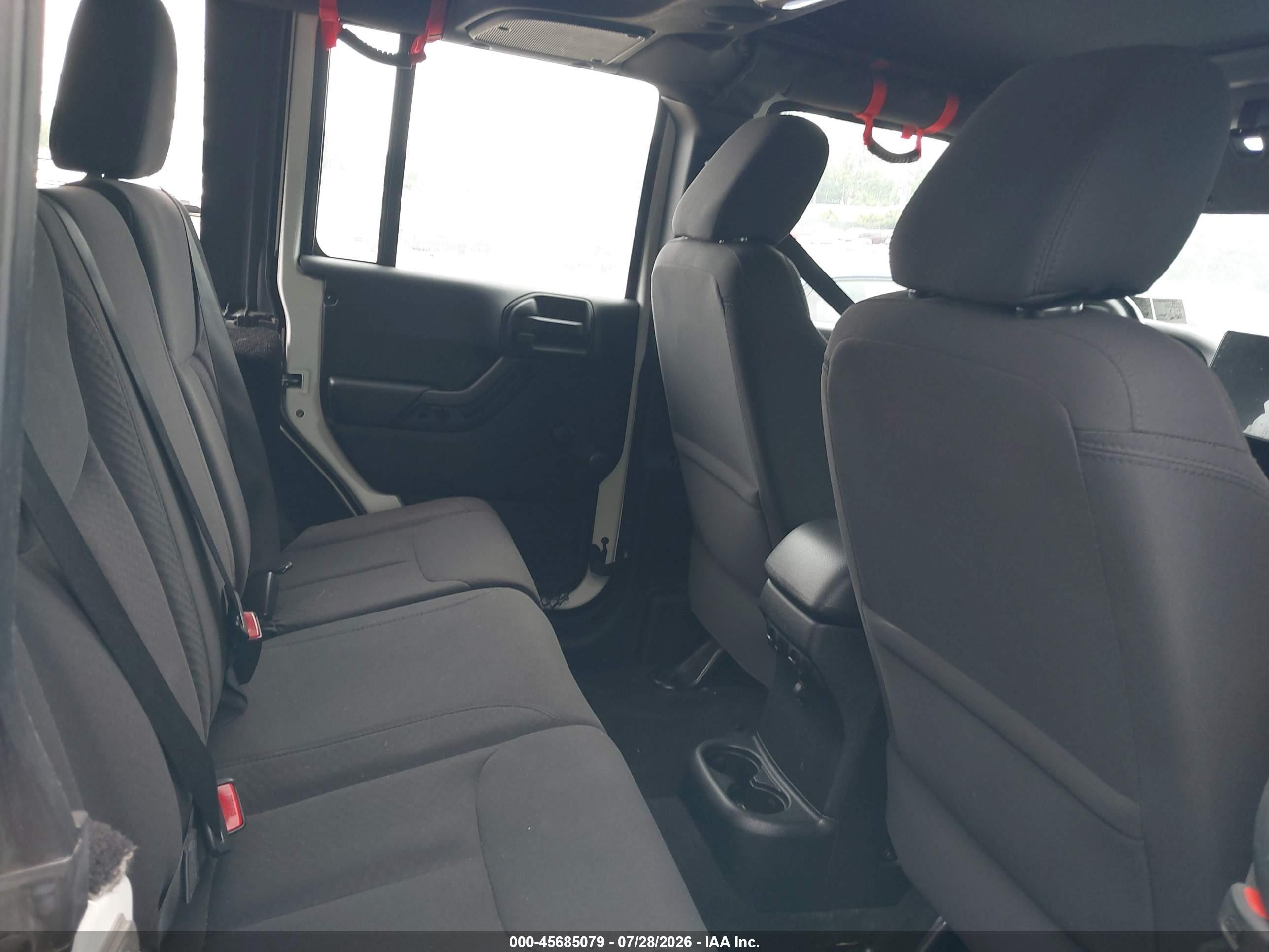2015 Jeep Wrangler Unlimited Sport White vin: 1C4BJWDG6FL518041
