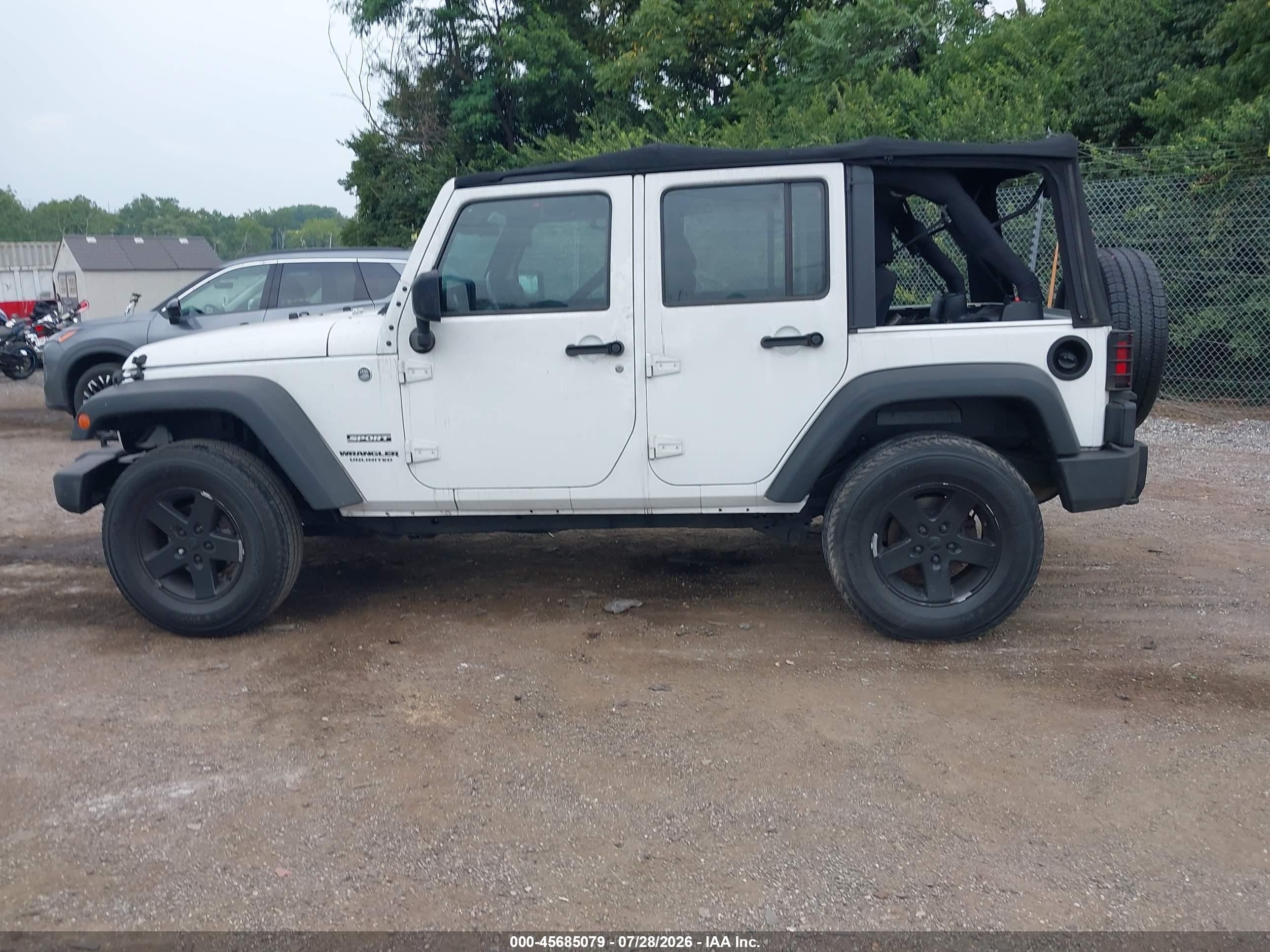 2015 Jeep Wrangler Unlimited Sport White vin: 1C4BJWDG6FL518041