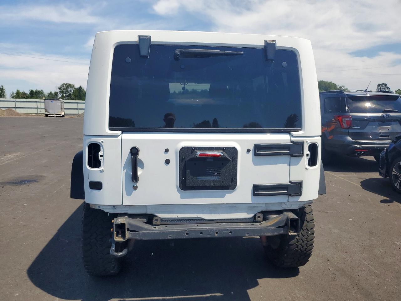 2015 Jeep Wrangler Unlimited Sport White vin: 1C4BJWDG6FL684916