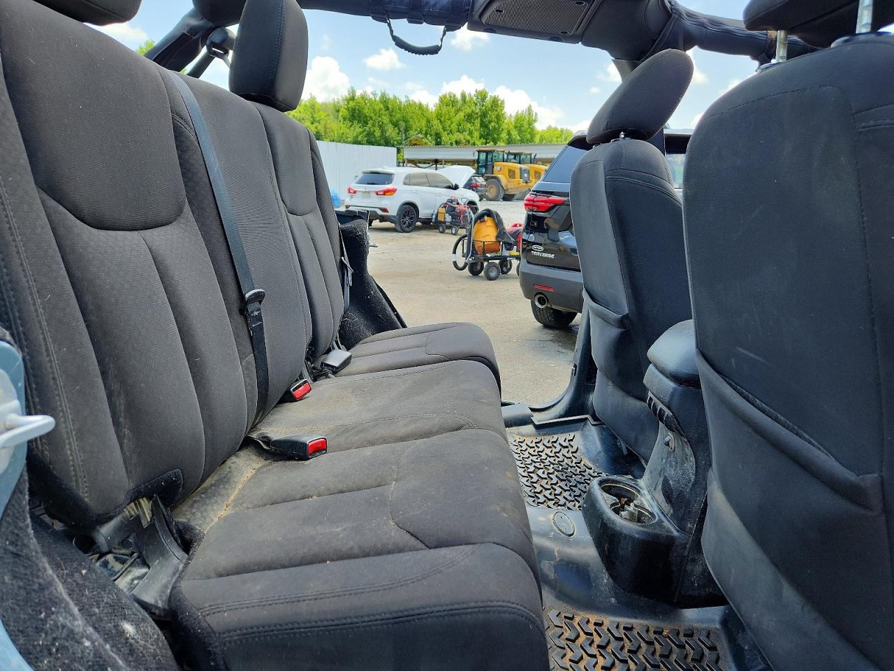 2015 Jeep Wrangler Unlimited Sport Blue vin: 1C4BJWDG6FL698539