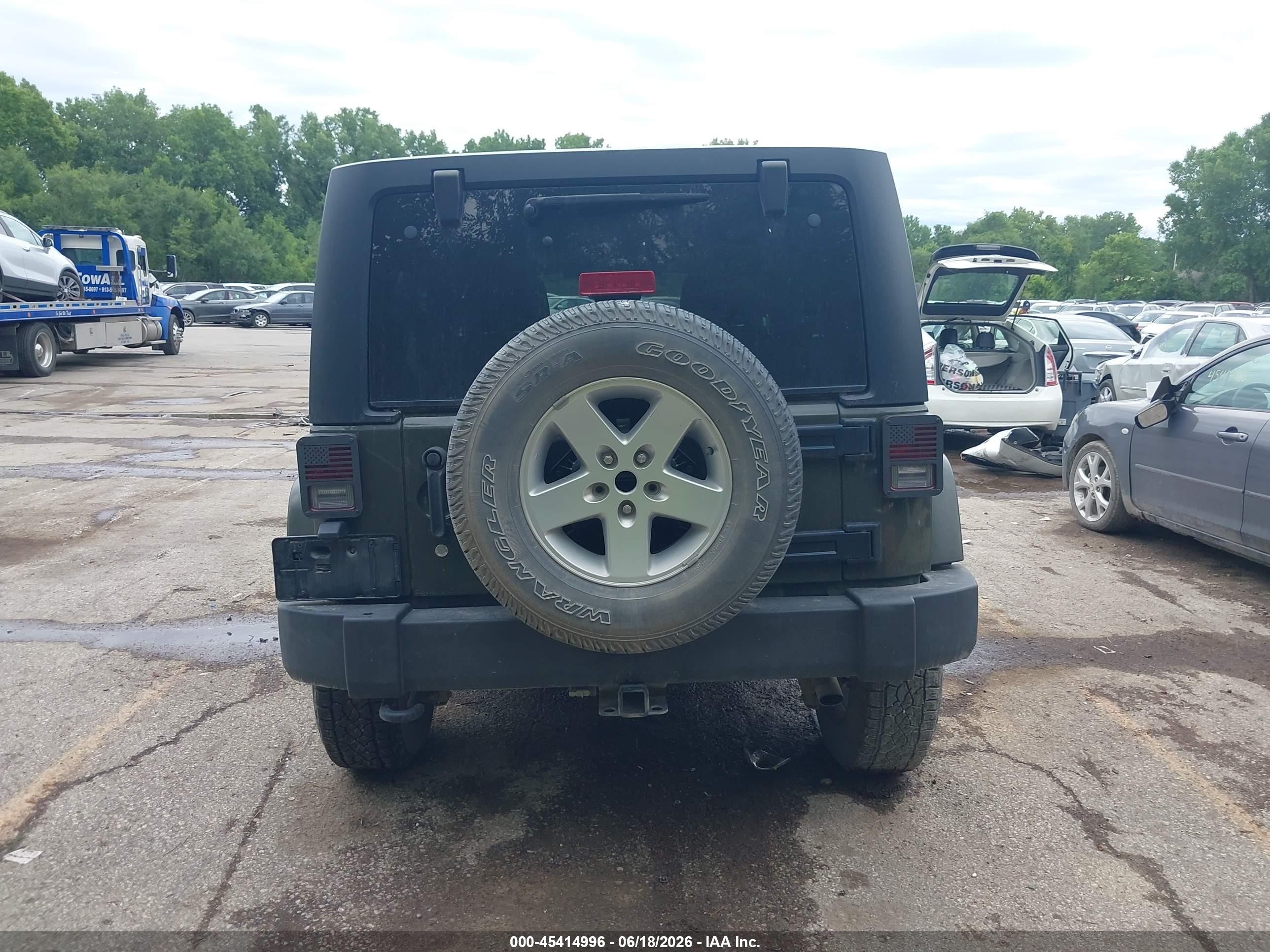 2015 Jeep Wrangler Unlimited Sport Green vin: 1C4BJWDG6FL762627