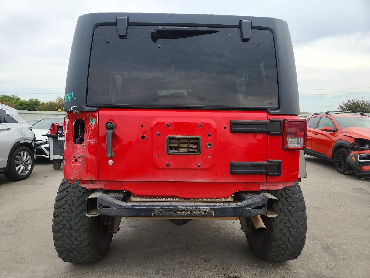2016 Jeep Wrangler Unlimited Sport Красный vin: 1C4BJWDG6GL260315