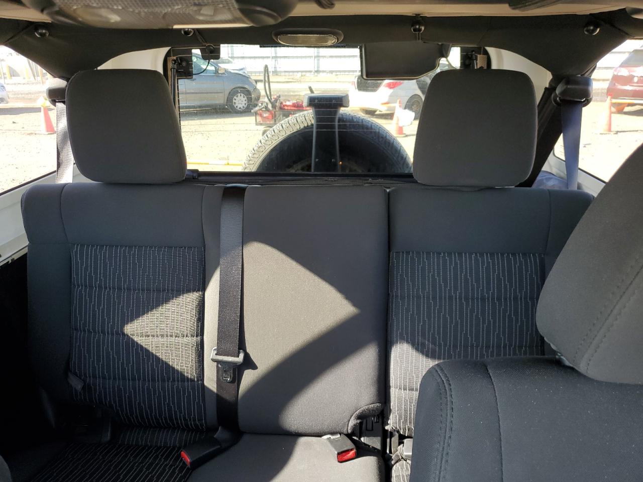 2012 Jeep Wrangler Unlimited Sport Cream vin: 1C4BJWDG7CL103001