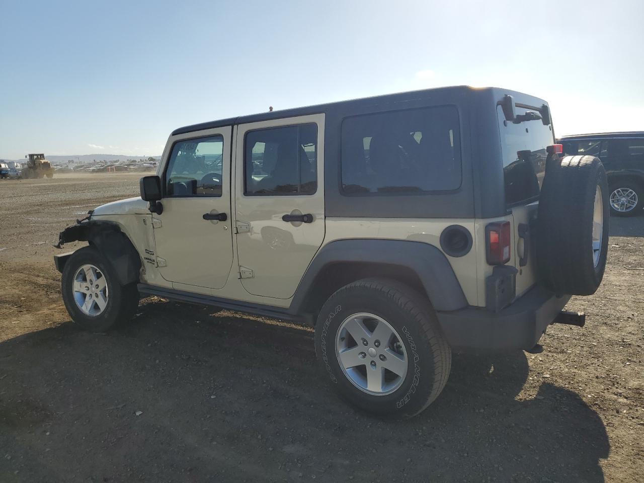 2012 Jeep Wrangler Unlimited Sport Cream vin: 1C4BJWDG7CL103001