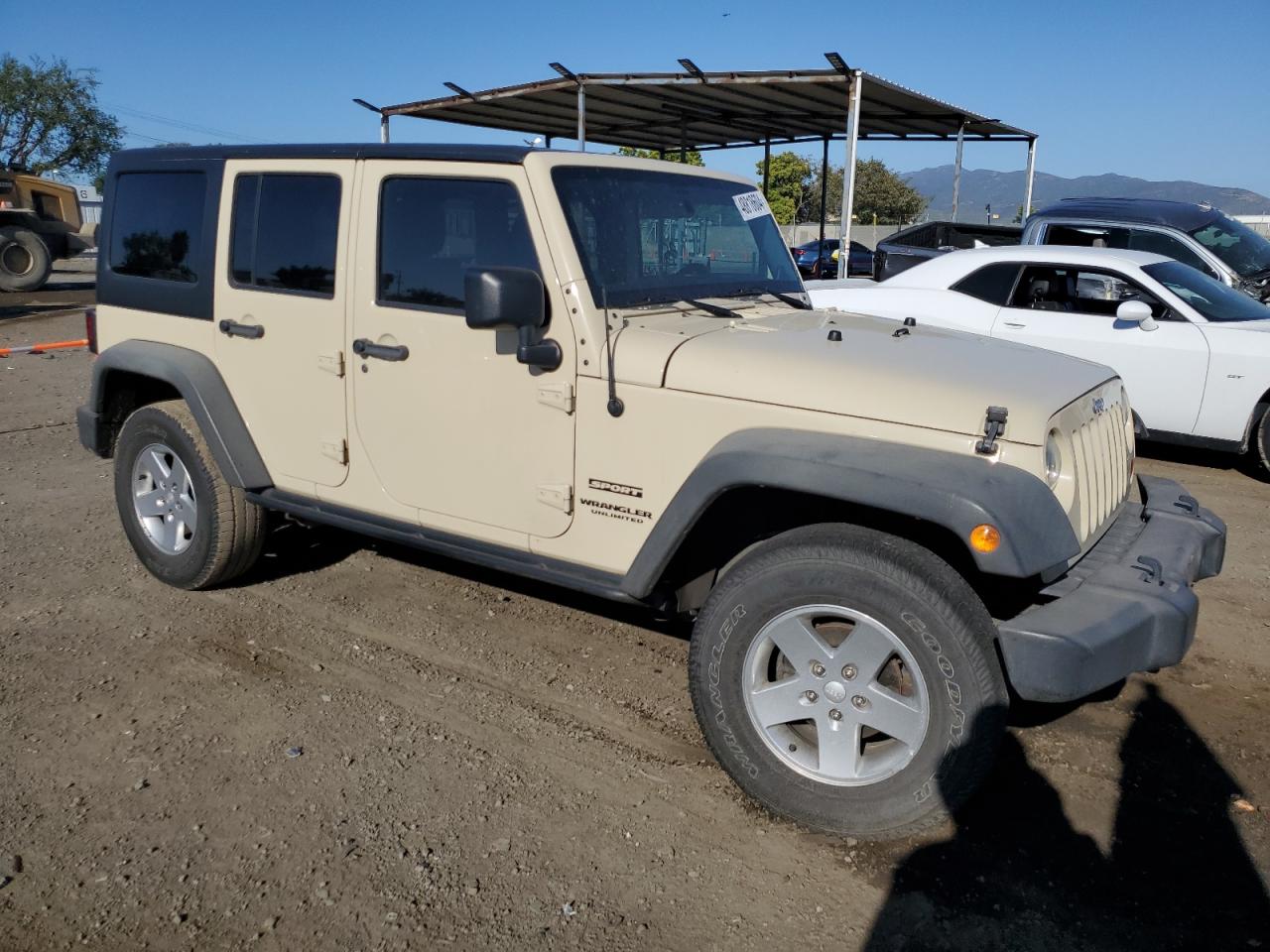 2012 Jeep Wrangler Unlimited Sport Cream vin: 1C4BJWDG7CL103001