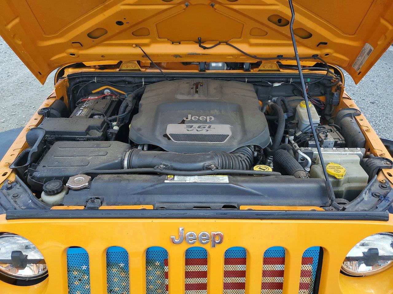 2012 Jeep Wrangler Unlimited Sport Yellow vin: 1C4BJWDG7CL120428