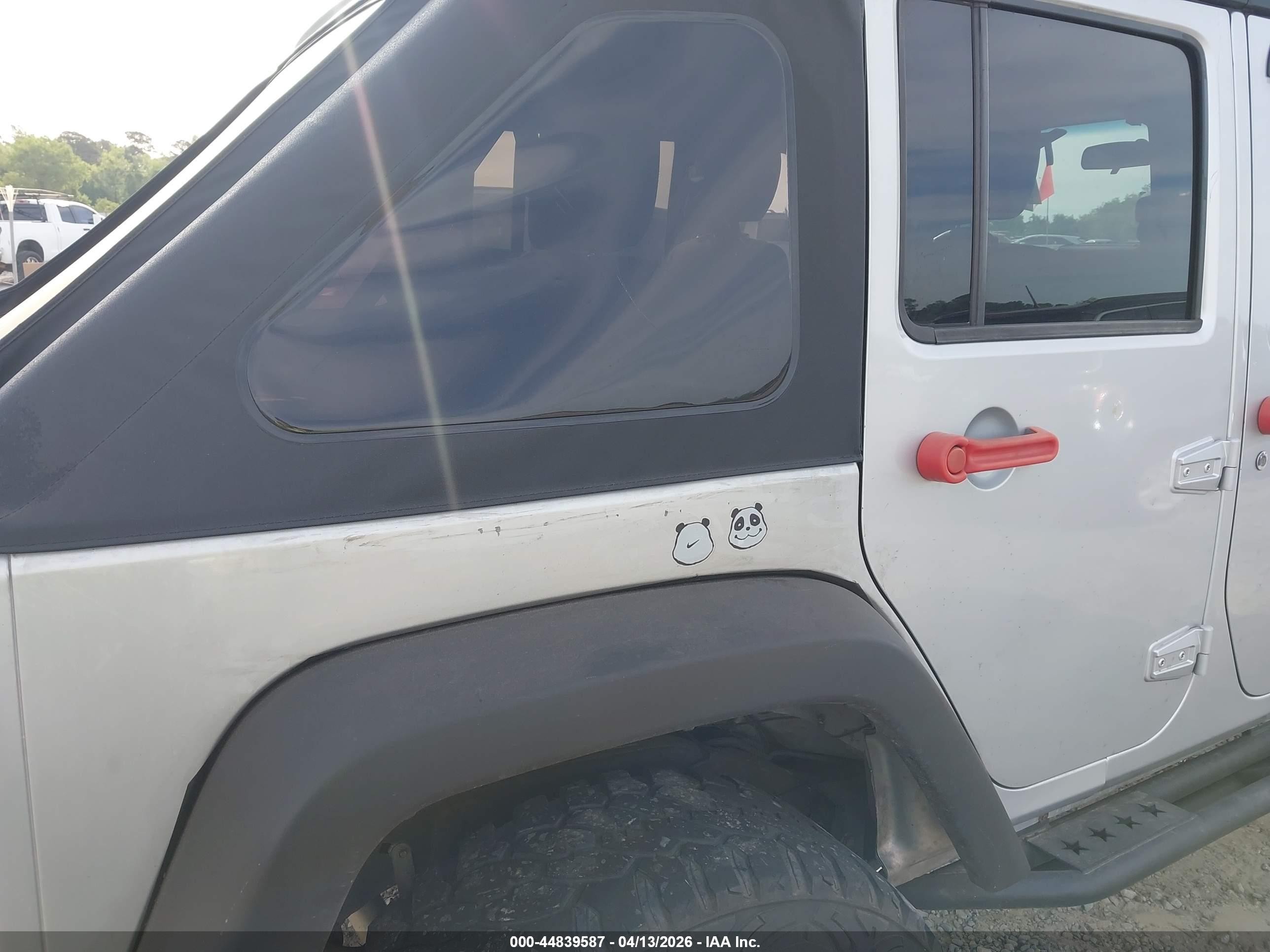 2012 Jeep Wrangler Unlimited Sport Silver vin: 1C4BJWDG7CL284519