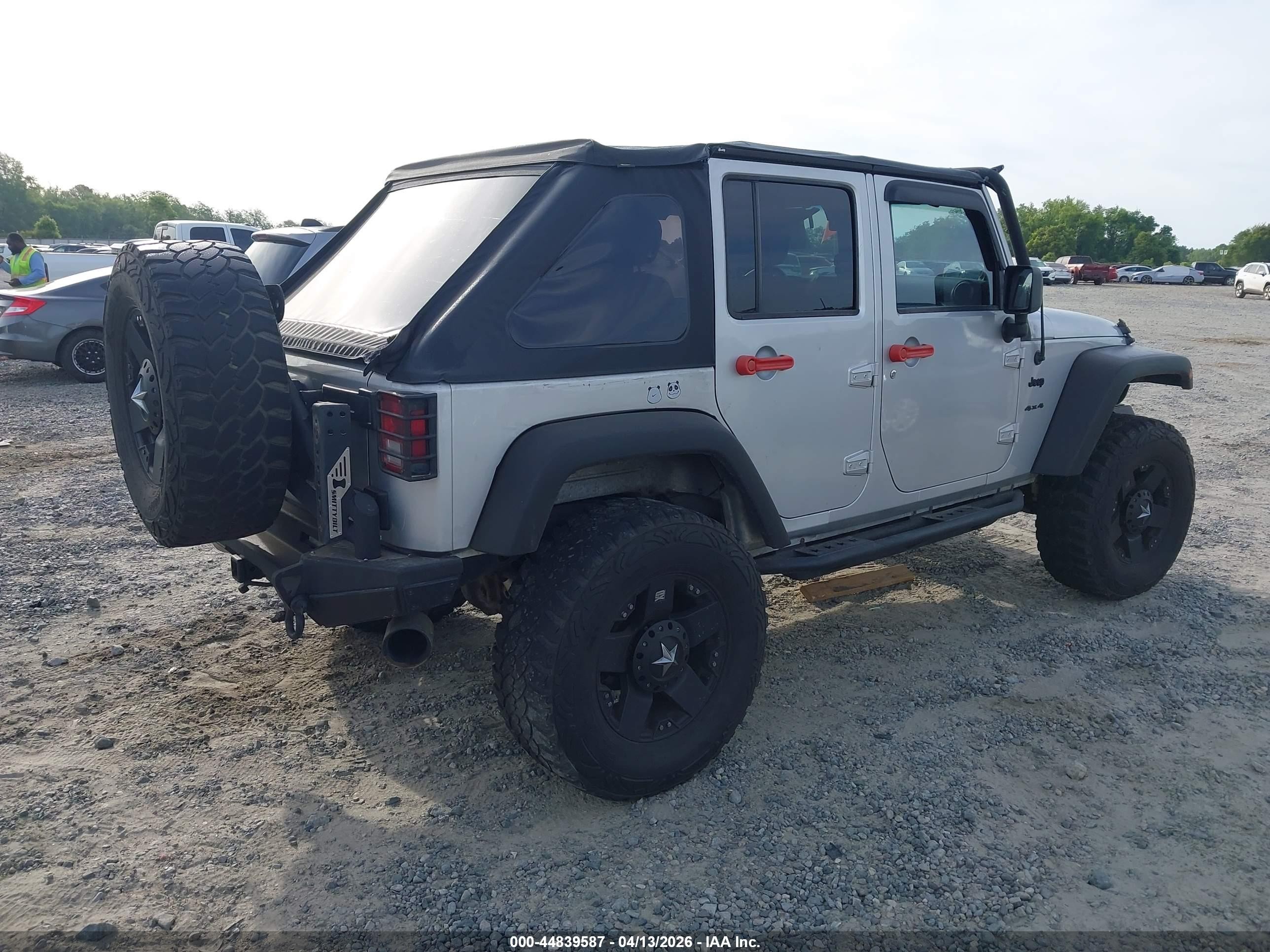 2012 Jeep Wrangler Unlimited Sport Silver vin: 1C4BJWDG7CL284519