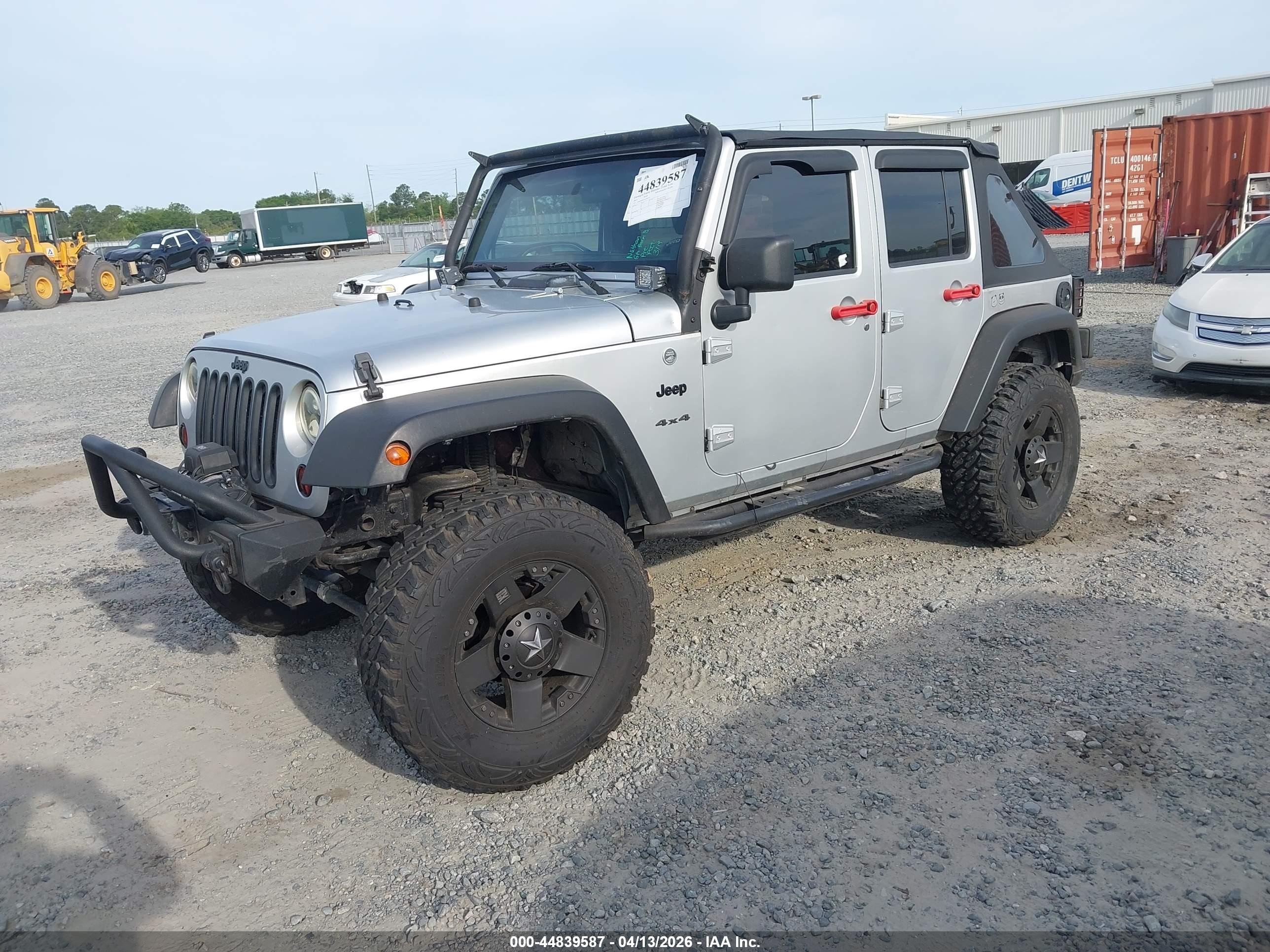 2012 Jeep Wrangler Unlimited Sport Silver vin: 1C4BJWDG7CL284519