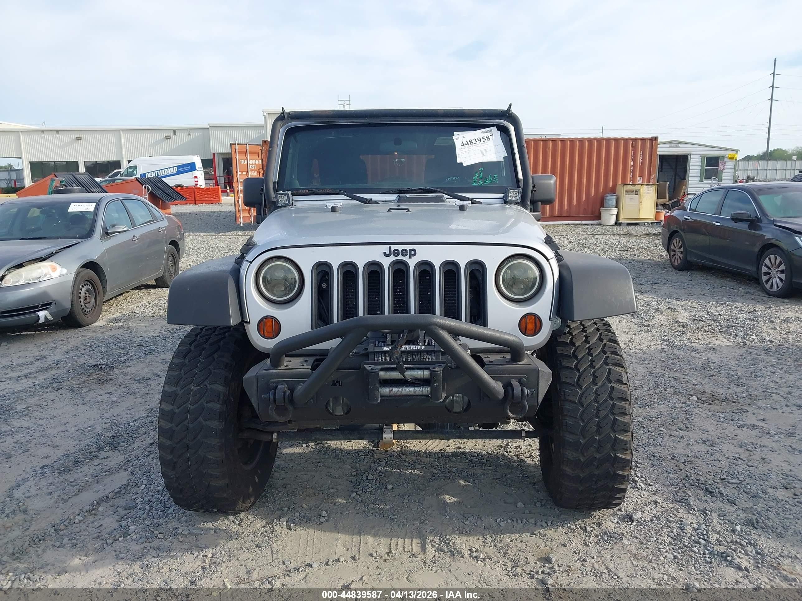 2012 Jeep Wrangler Unlimited Sport Silver vin: 1C4BJWDG7CL284519
