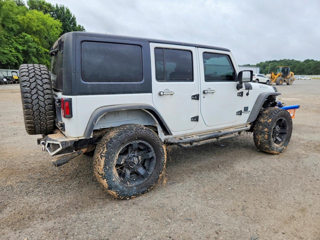 2013 Jeep Wrangler Unlimited White vin: 1C4BJWDG7DL554138
