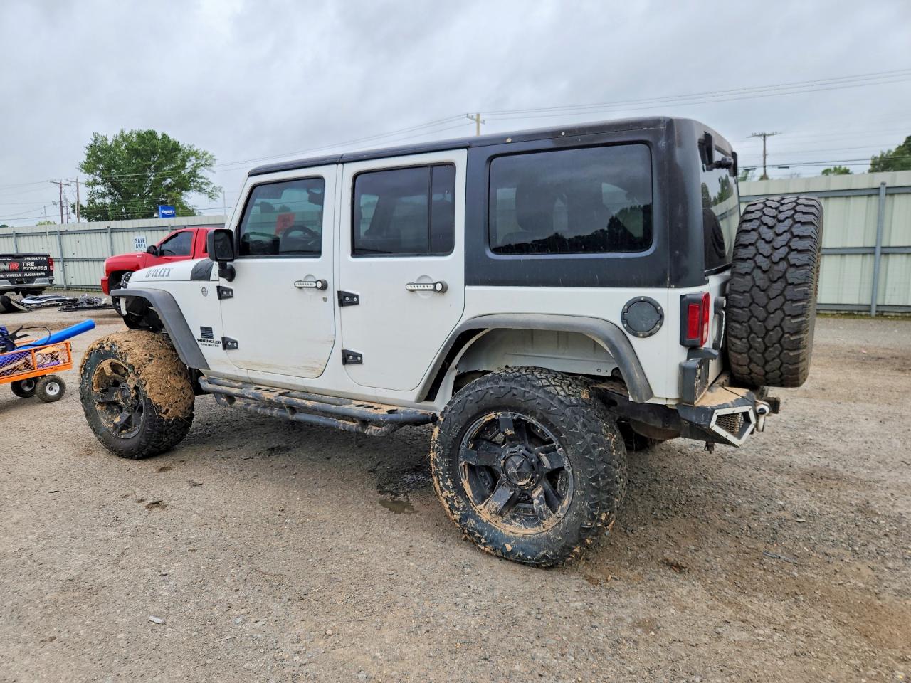 2013 Jeep Wrangler Unlimited White vin: 1C4BJWDG7DL554138