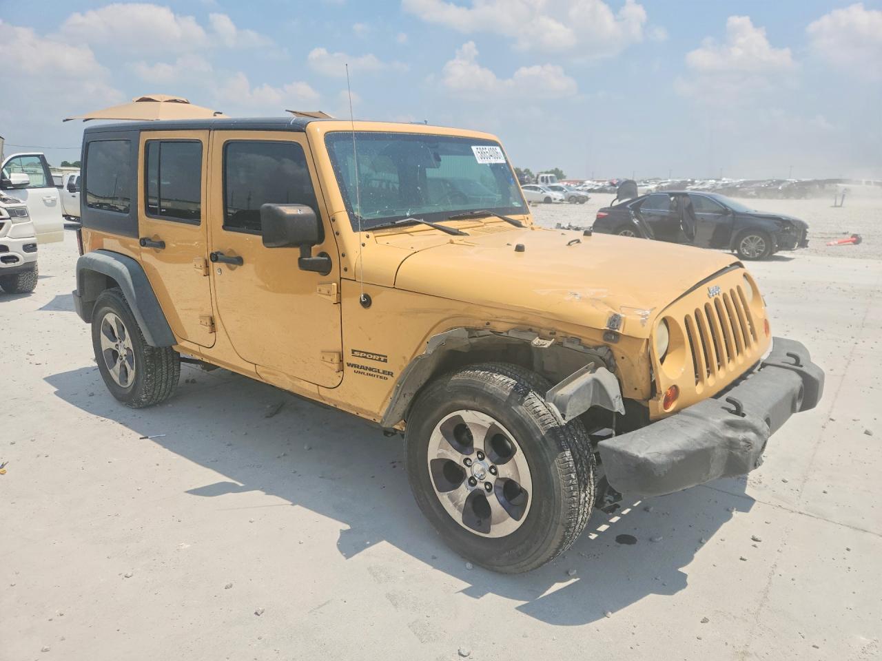 2013 Jeep Wrangler Unlimited Sport Tan vin: 1C4BJWDG7DL666826