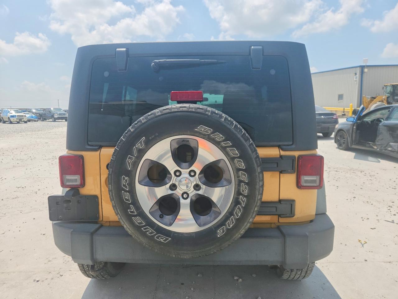 2013 Jeep Wrangler Unlimited Sport Tan vin: 1C4BJWDG7DL666826