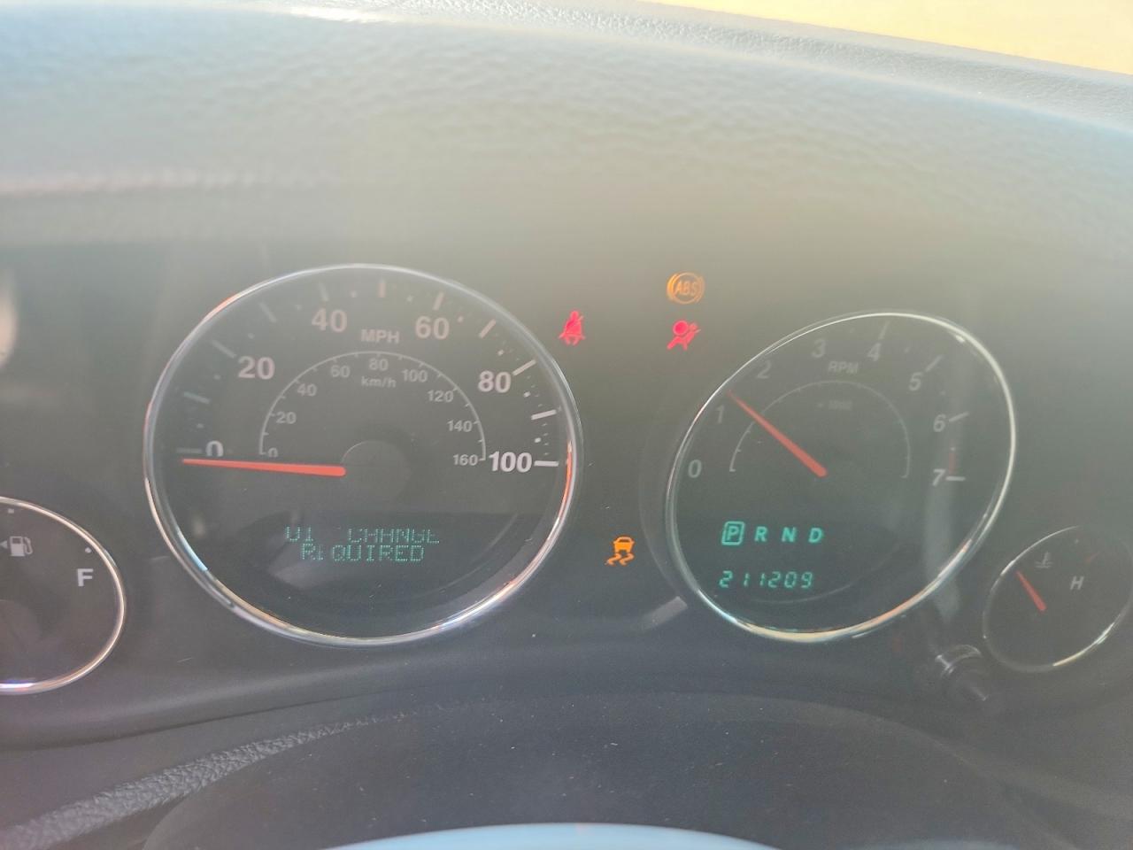 2013 Jeep Wrangler Unlimited Sport Tan vin: 1C4BJWDG7DL666826