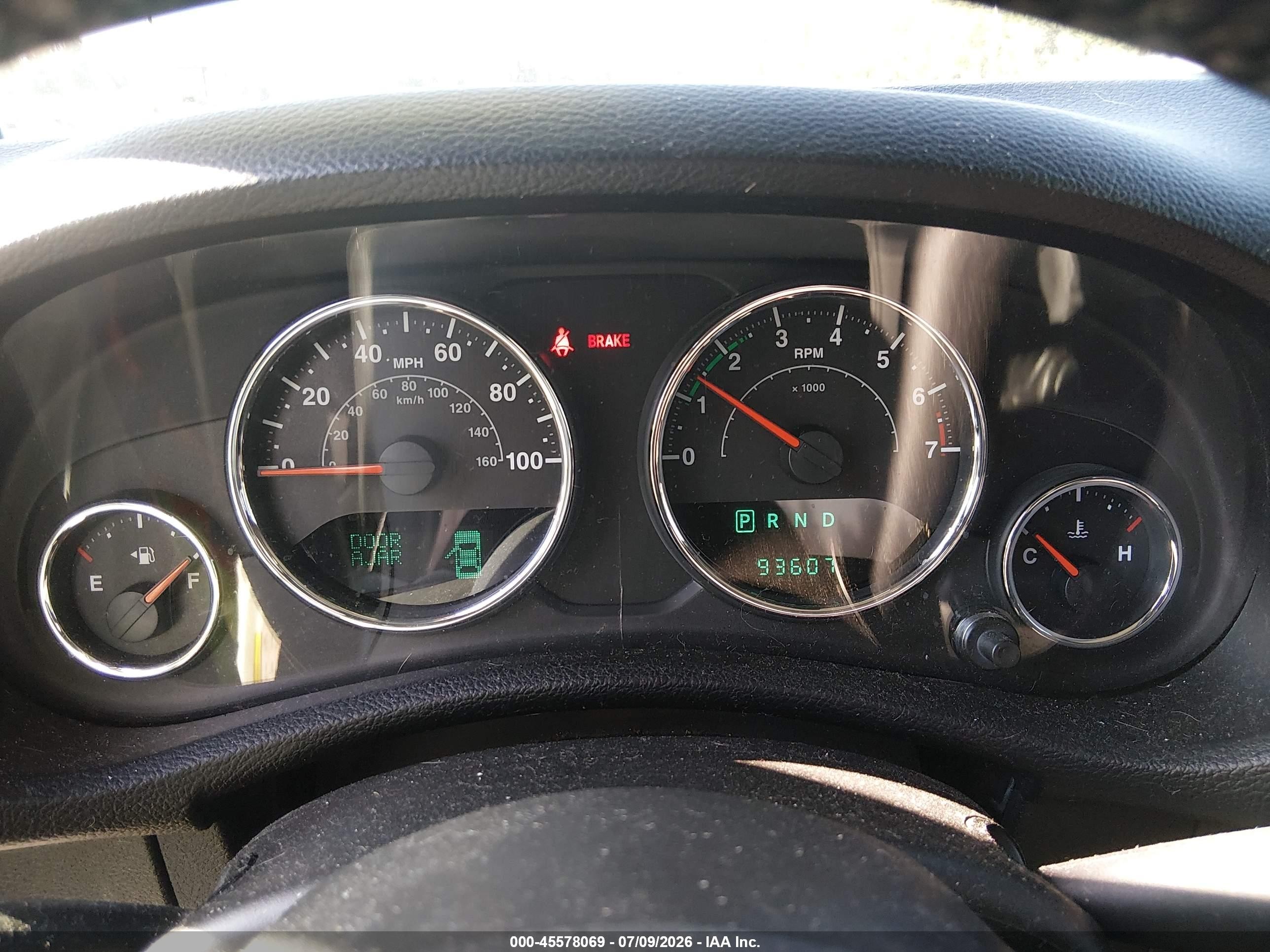 2013 Jeep Wrangler Unlimited Sport White vin: 1C4BJWDG7DL697140