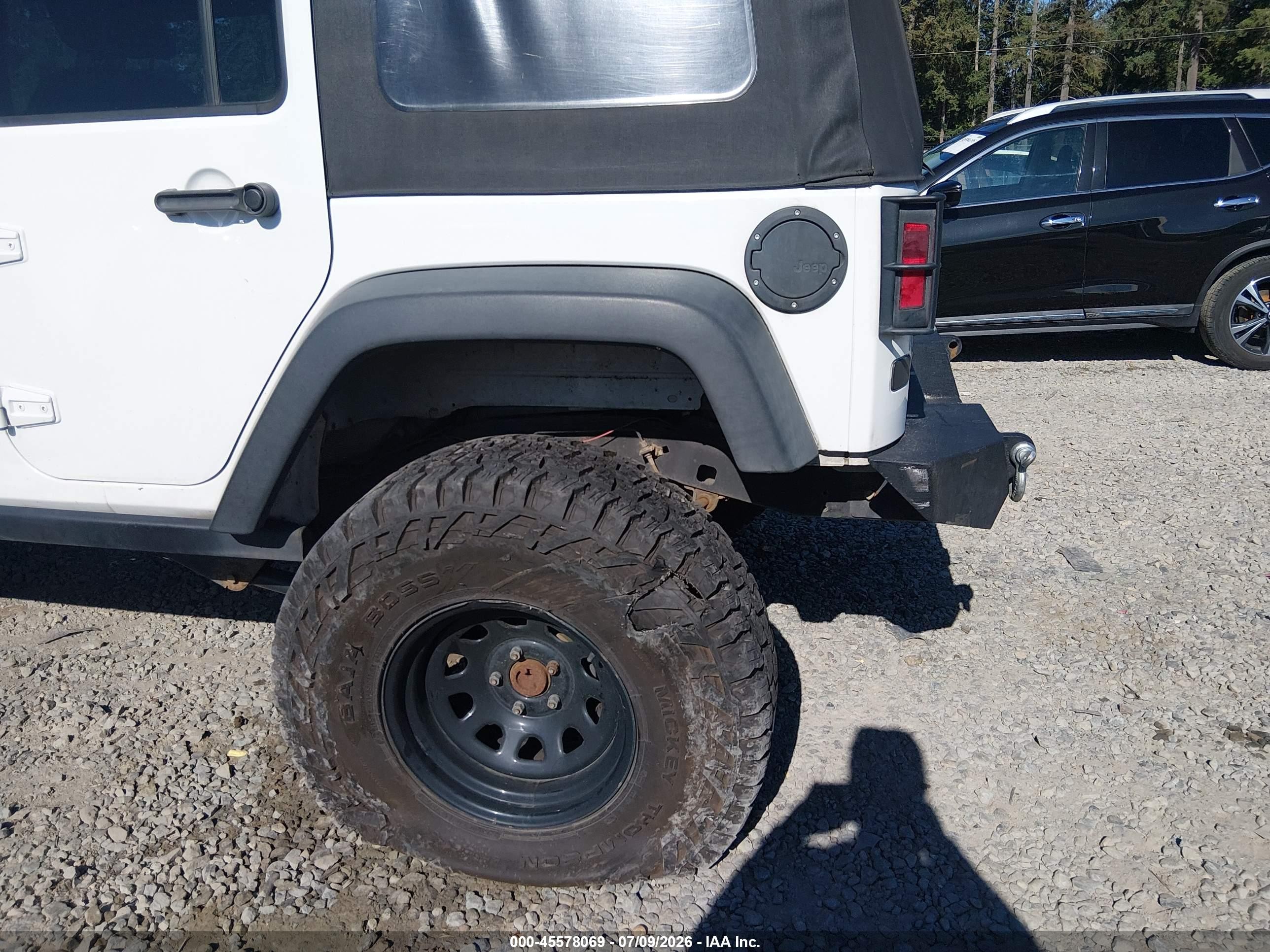 2013 Jeep Wrangler Unlimited Sport White vin: 1C4BJWDG7DL697140