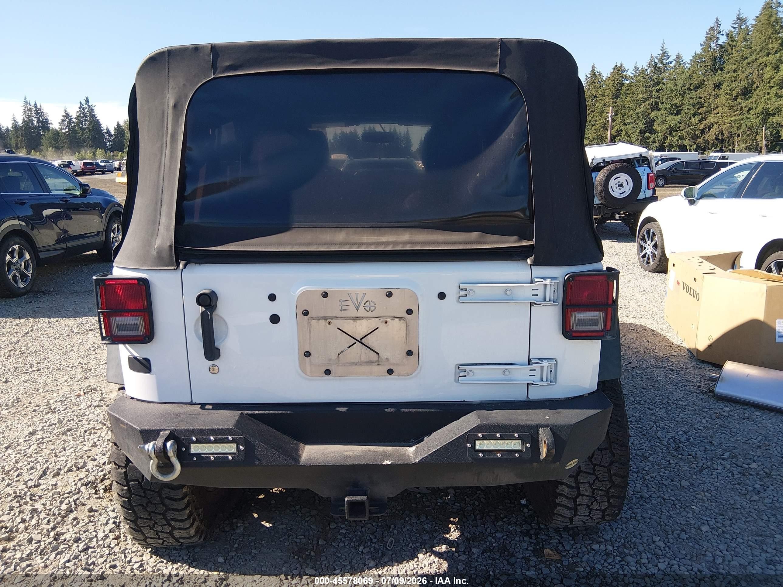 2013 Jeep Wrangler Unlimited Sport White vin: 1C4BJWDG7DL697140