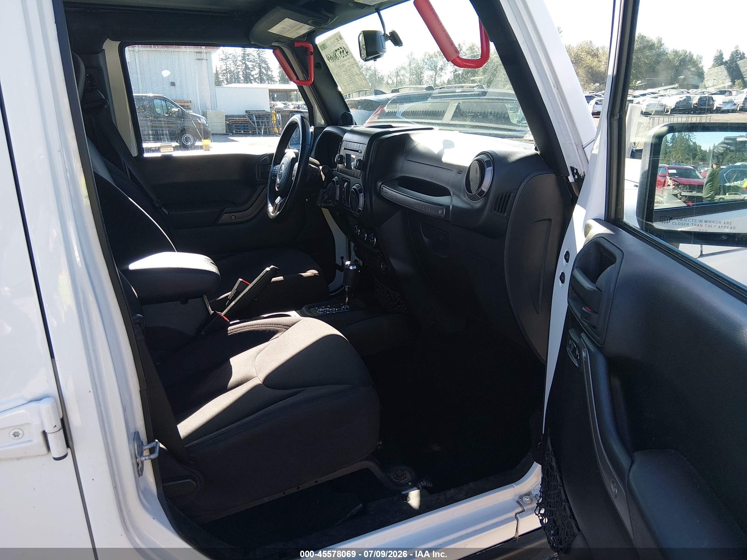 2013 Jeep Wrangler Unlimited Sport White vin: 1C4BJWDG7DL697140