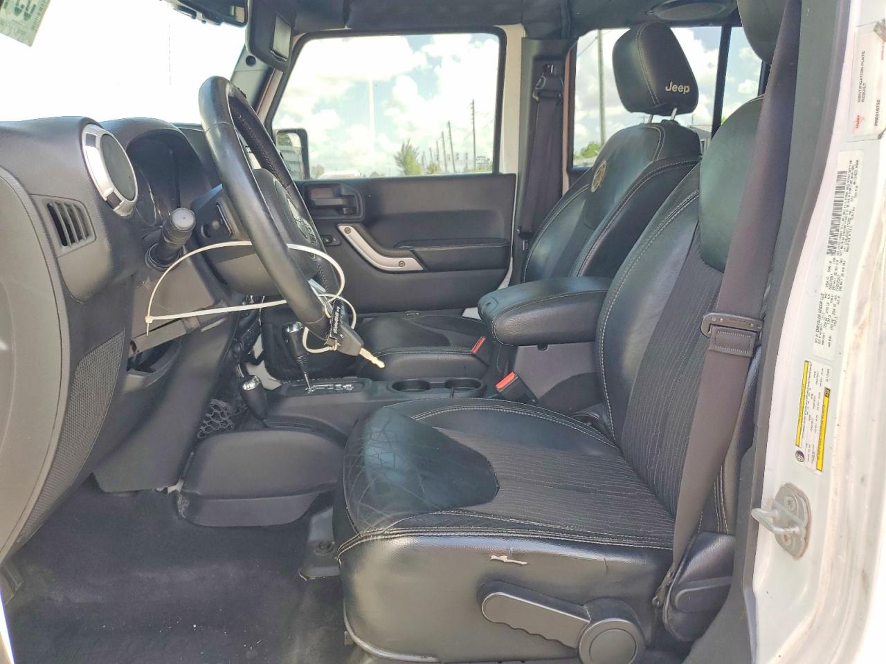 2014 Jeep Wrangler Unlimited Sport White vin: 1C4BJWDG7EL172399