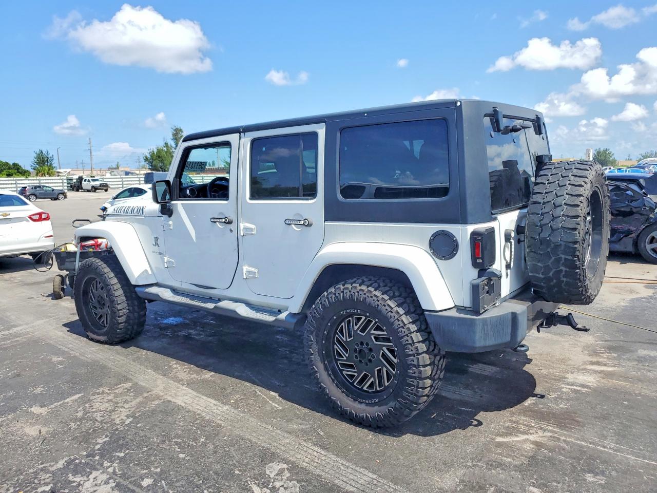2014 Jeep Wrangler Unlimited Sport White vin: 1C4BJWDG7EL172399