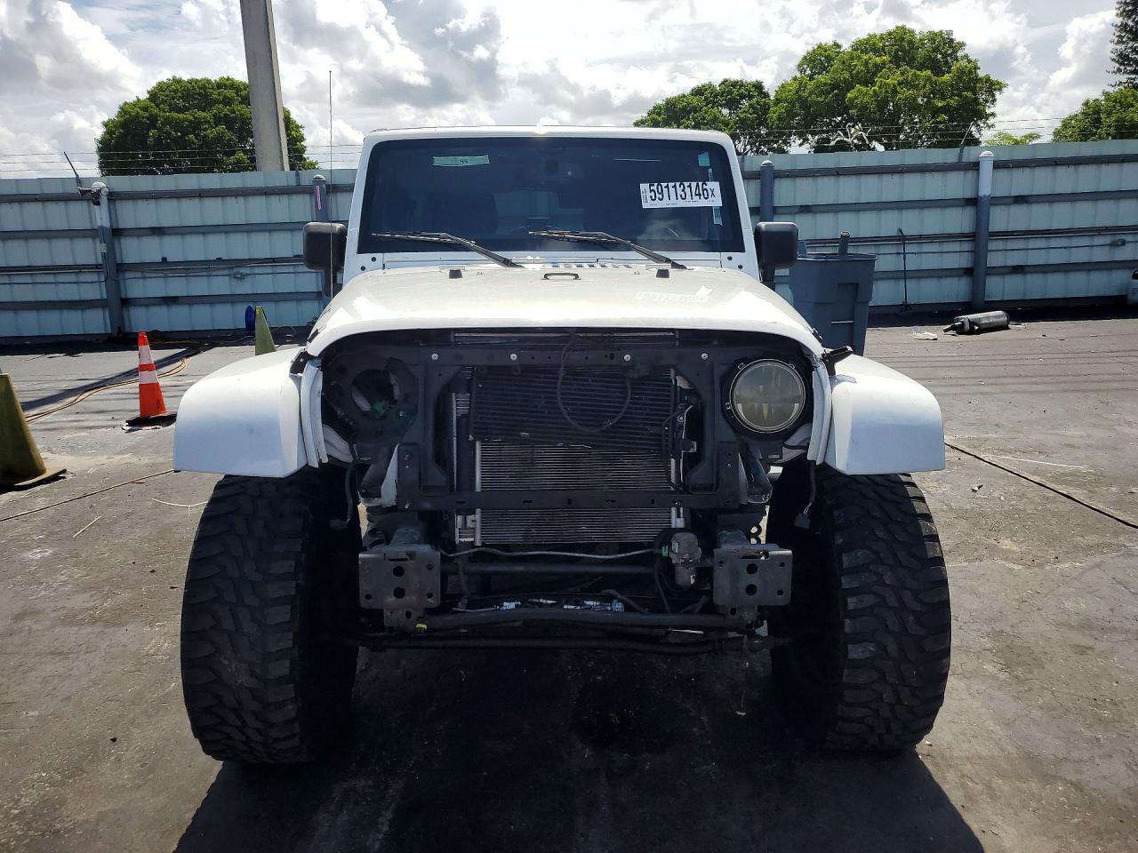 2014 Jeep Wrangler Unlimited Sport White vin: 1C4BJWDG7EL172399