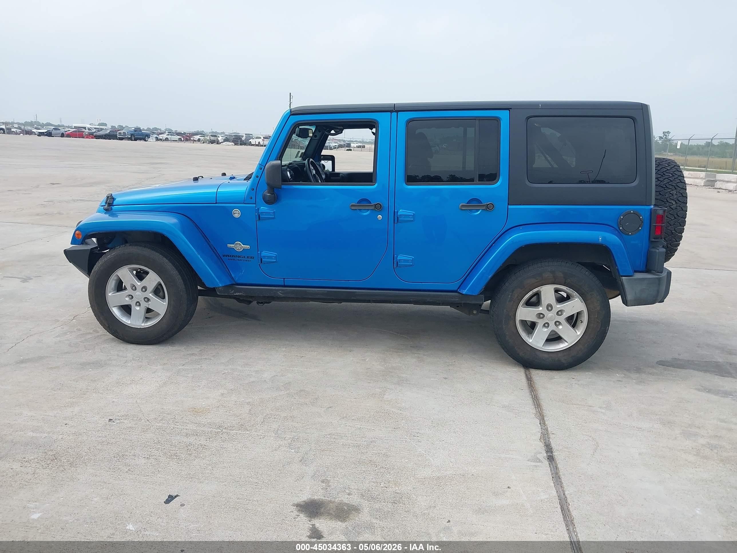 2014 Jeep Wrangler Unlimited Freedom Edition Blue vin: 1C4BJWDG7EL222802
