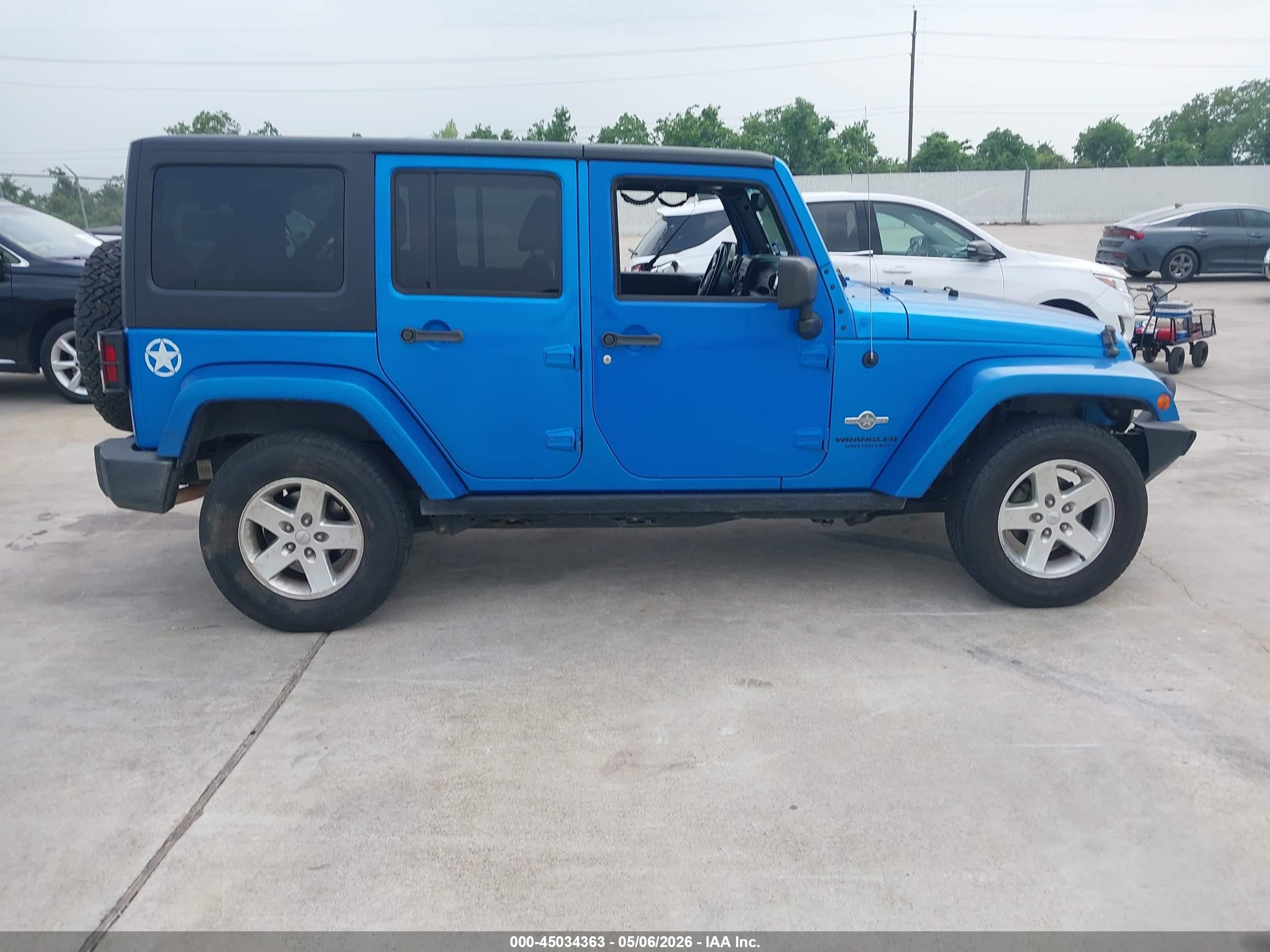 2014 Jeep Wrangler Unlimited Freedom Edition Blue vin: 1C4BJWDG7EL222802