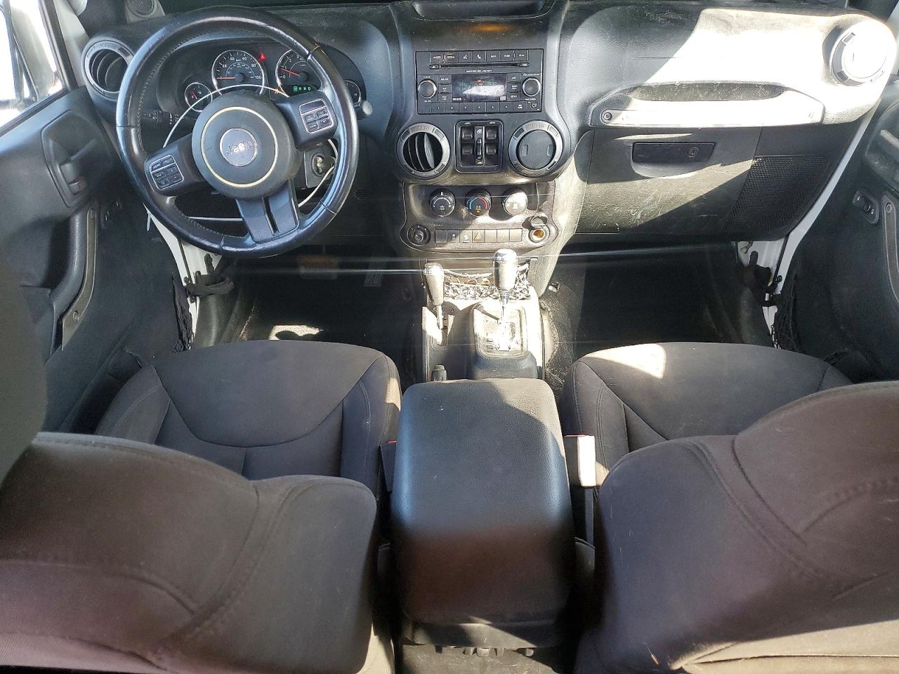 2014 Jeep Wrangler Unlimited Sport Белый vin: 1C4BJWDG7EL268890