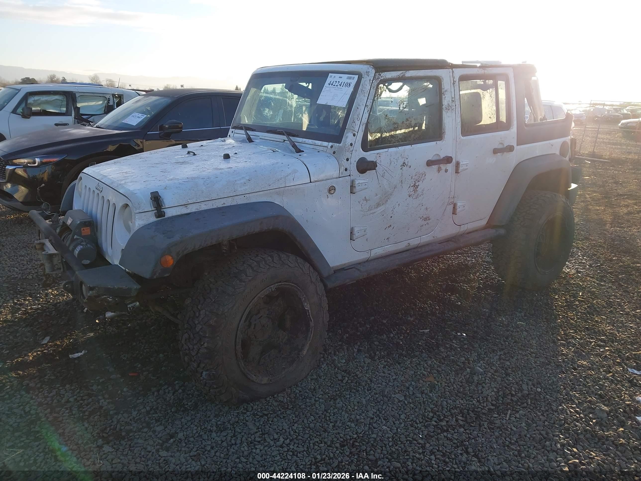 2014 Jeep Wrangler Unlimited Sport White vin: 1C4BJWDG7EL281221