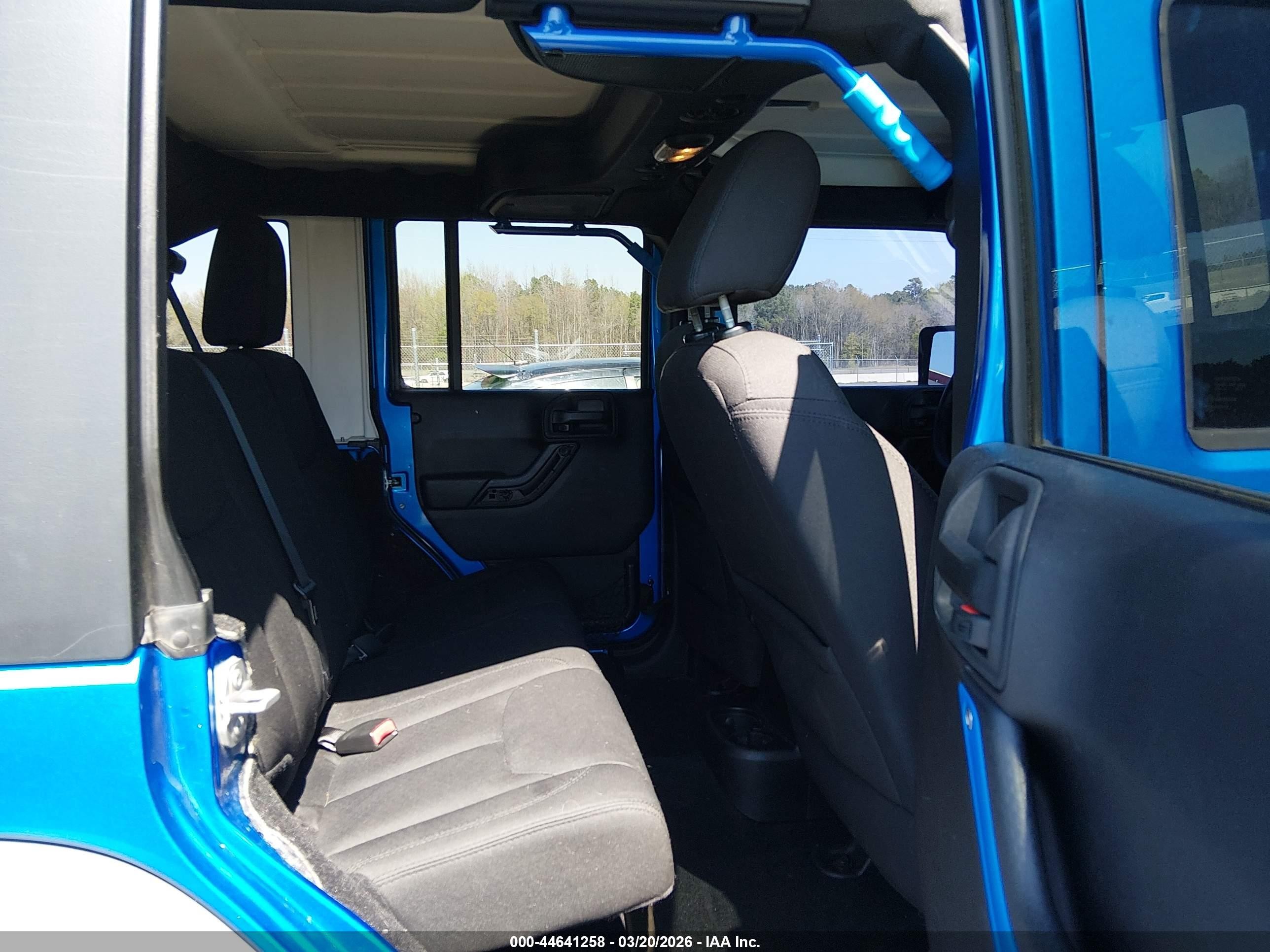 2015 Jeep Wrangler Unlimited Sport Blue vin: 1C4BJWDG7FL518677