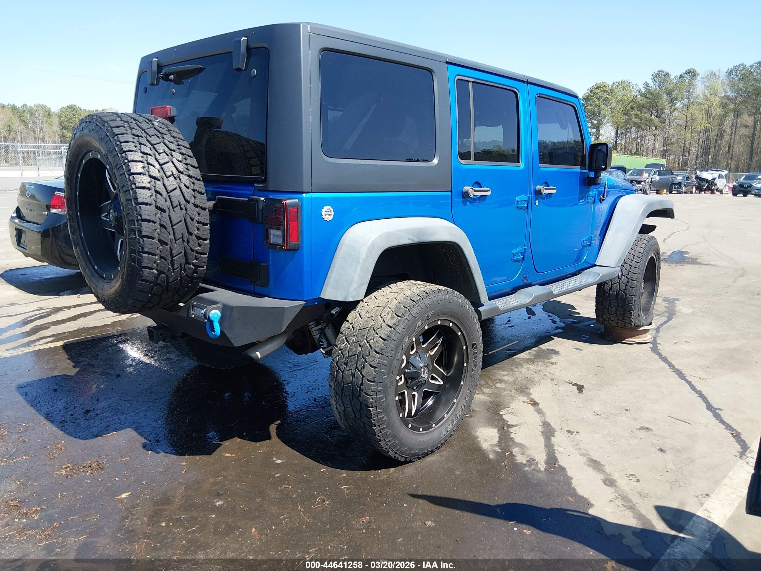 2015 Jeep Wrangler Unlimited Sport Blue vin: 1C4BJWDG7FL518677