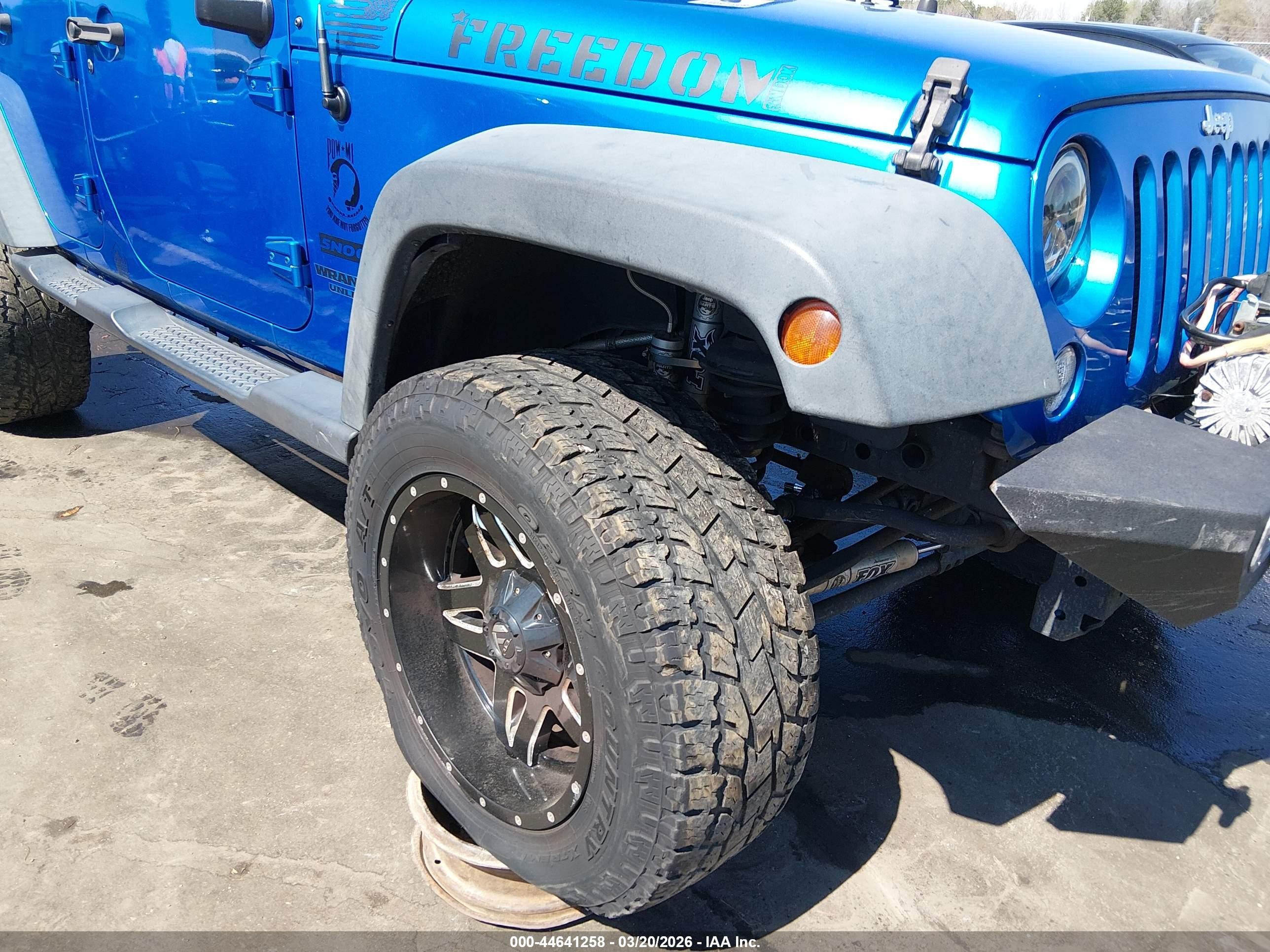 2015 Jeep Wrangler Unlimited Sport Blue vin: 1C4BJWDG7FL518677