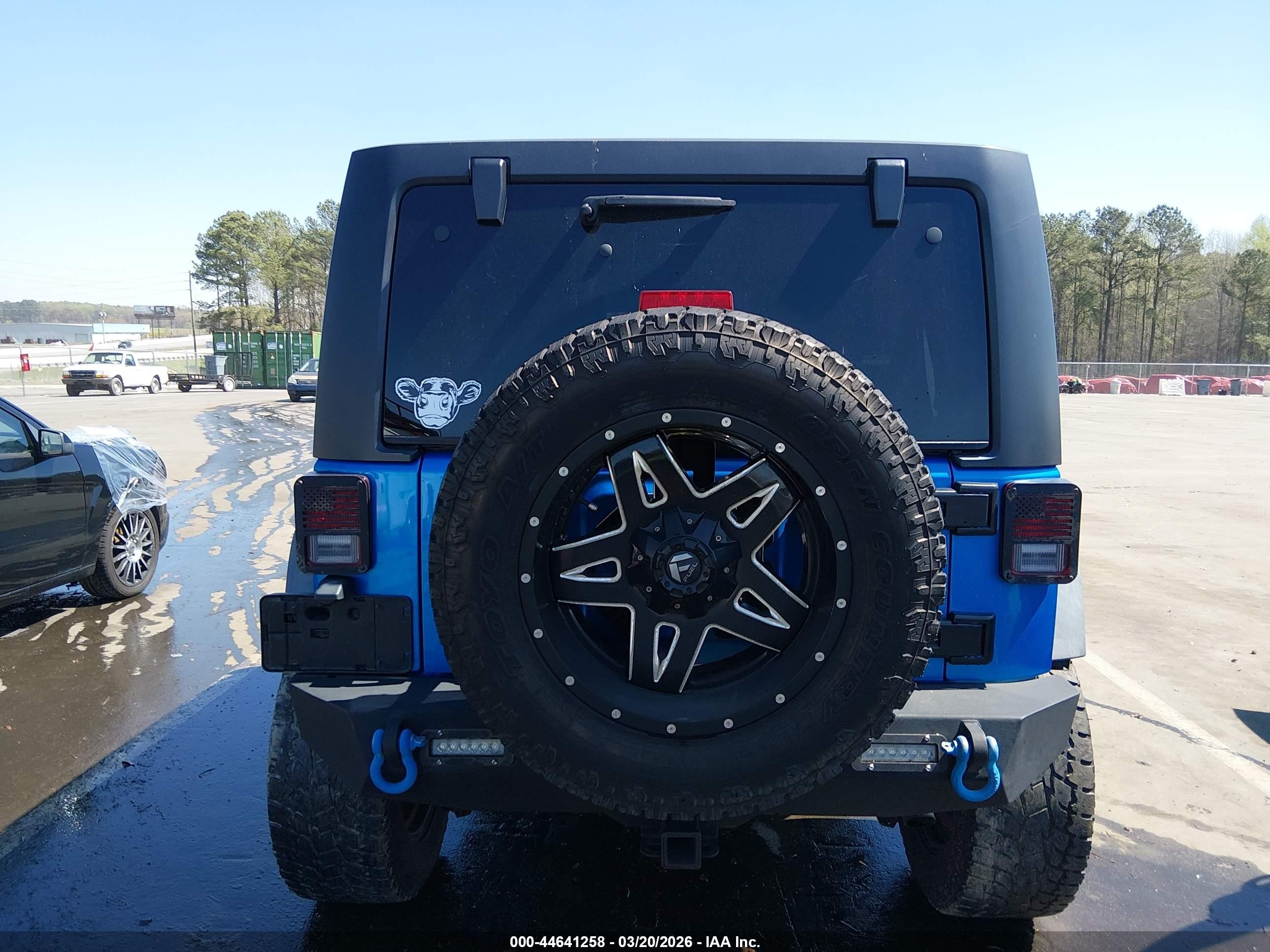 2015 Jeep Wrangler Unlimited Sport Blue vin: 1C4BJWDG7FL518677