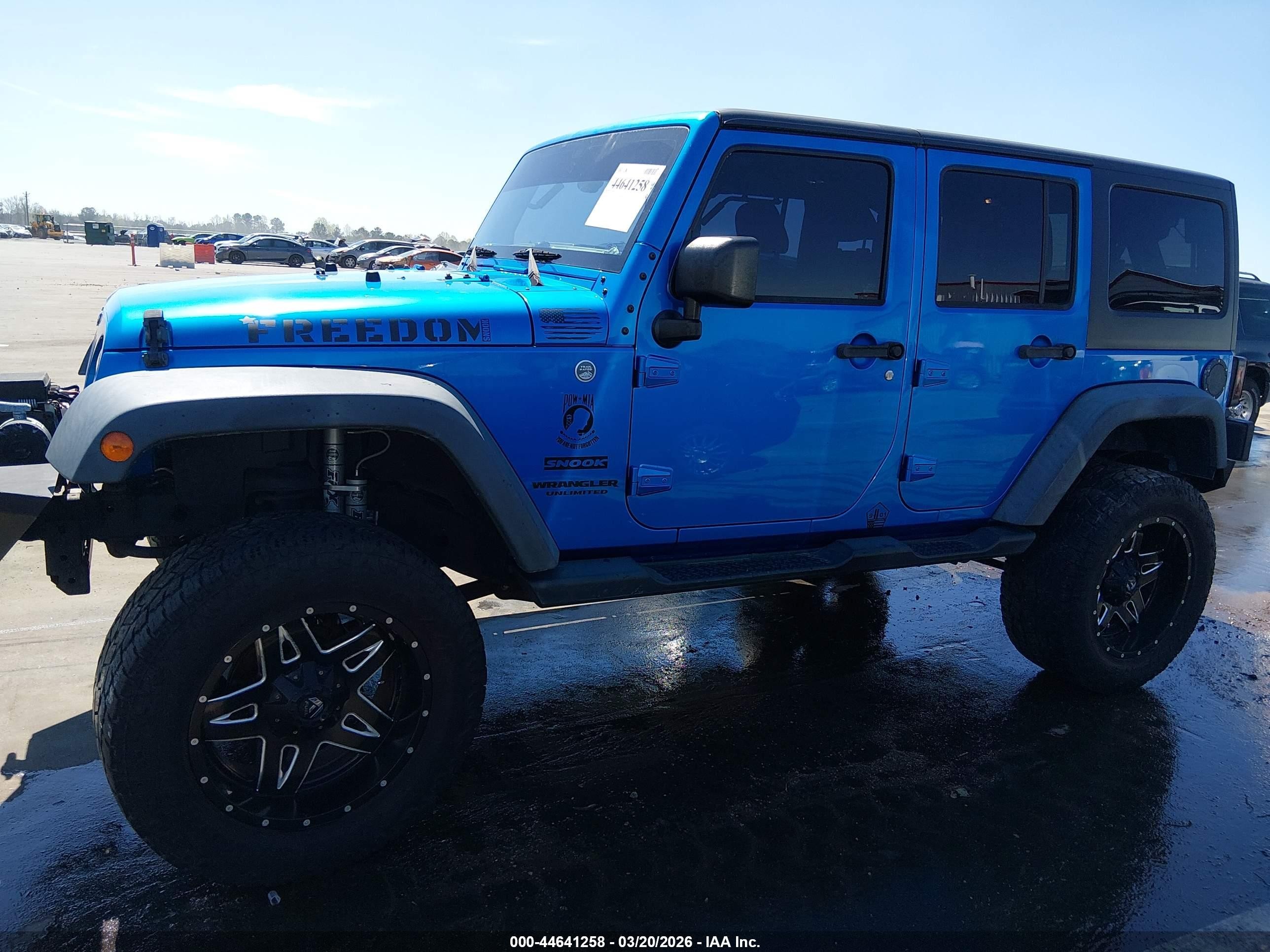 2015 Jeep Wrangler Unlimited Sport Blue vin: 1C4BJWDG7FL518677