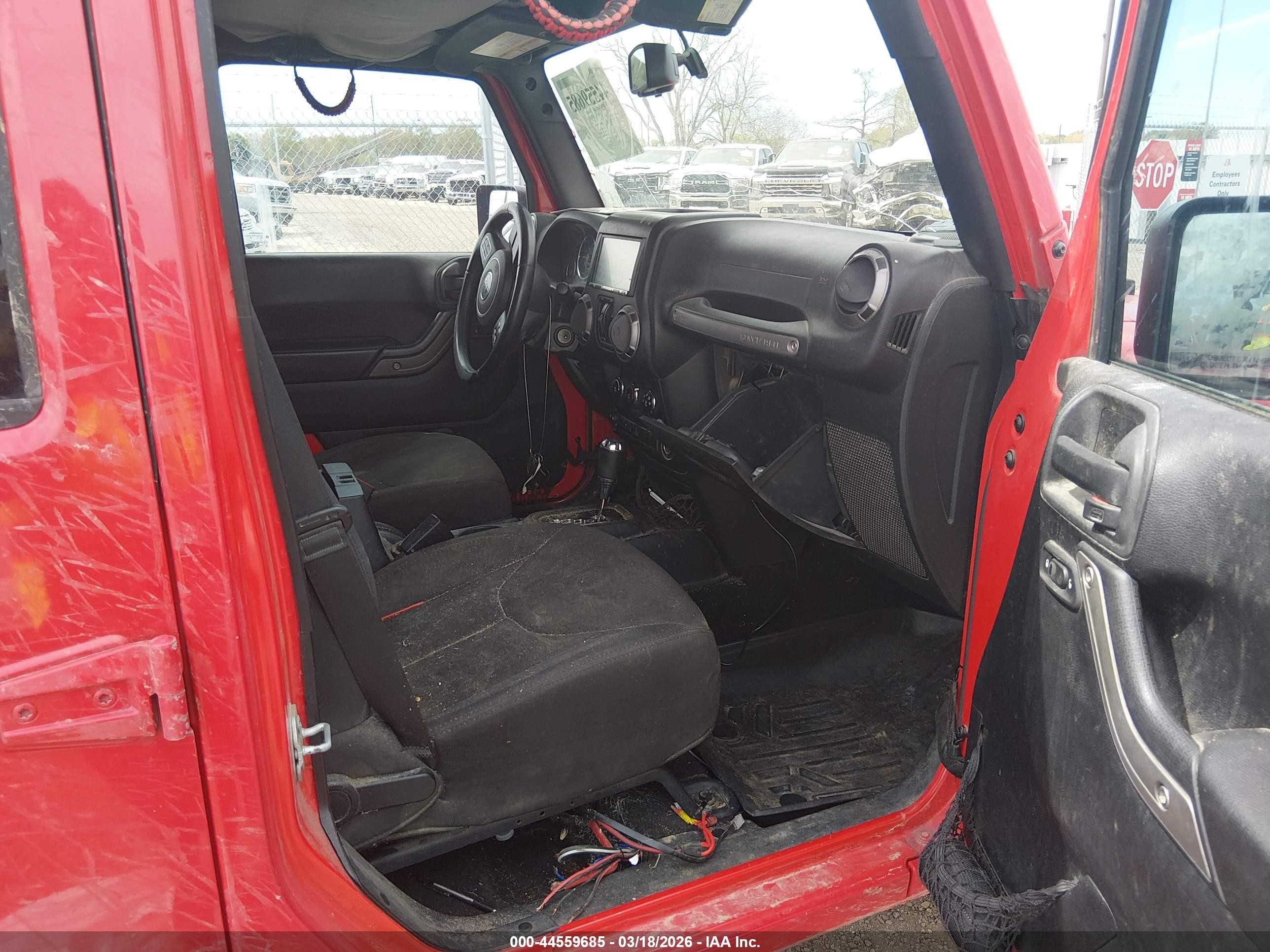 2015 Jeep Wrangler Unlimited Sport Красный vin: 1C4BJWDG7FL635370