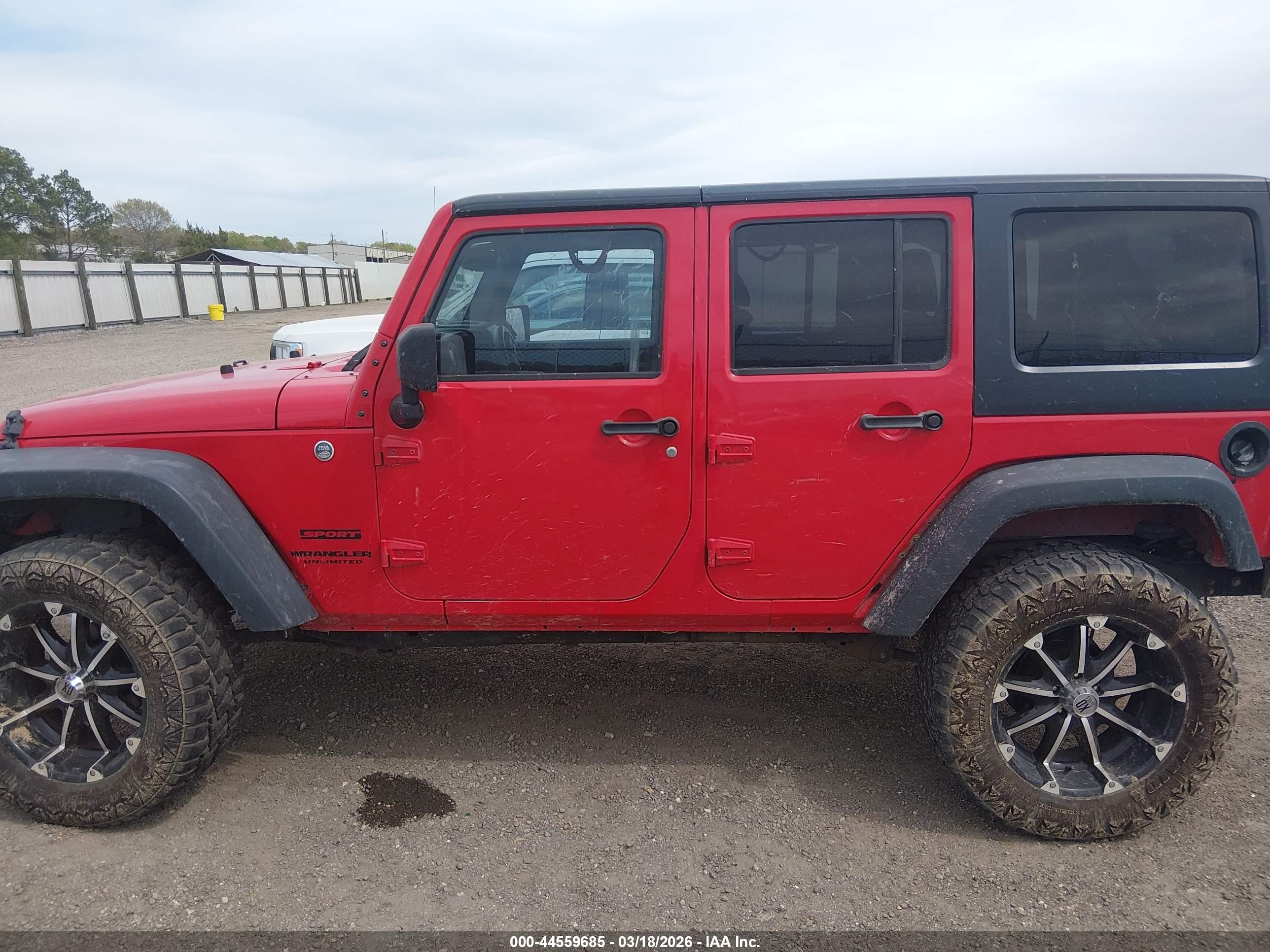 2015 Jeep Wrangler Unlimited Sport Красный vin: 1C4BJWDG7FL635370